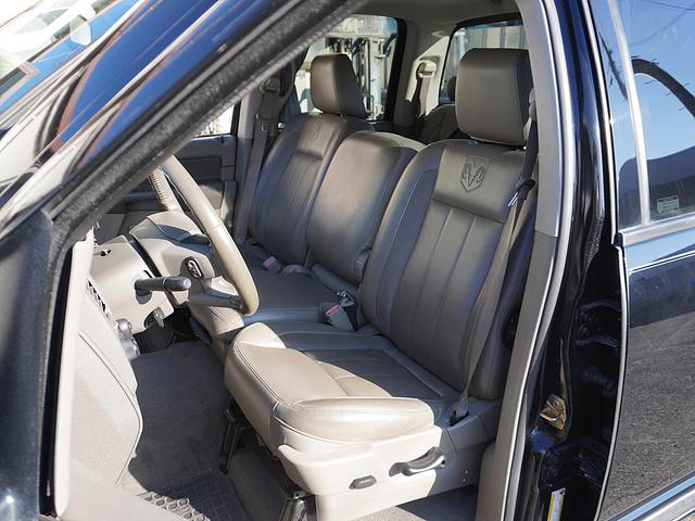 ダッジ・ラム ララミー　新車並行　実走行　本革シート　４ＷＤ　カスタム制作車両（8枚目）