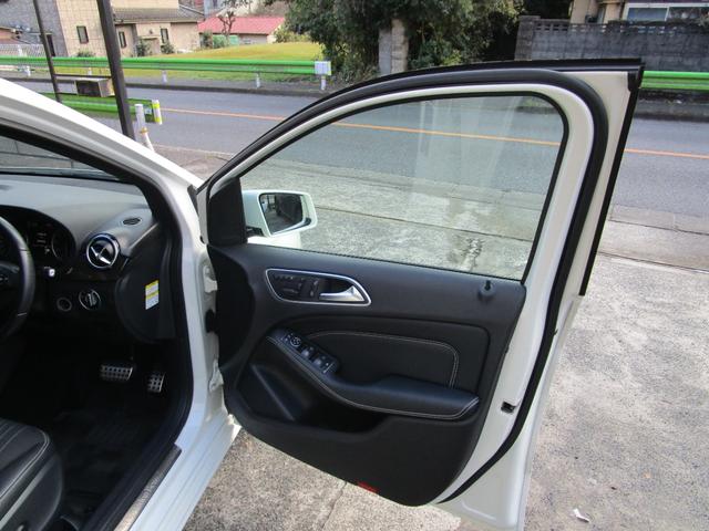 Bクラス B180 ブルーエフィシェンシースポーツナイトPKG ハーフレザー 純正ナビ フルセグ Bカメラ ETC ターボ 18AW 取説保証書 下取車 メモリー付きパワーシート プライバシーガラス(11枚目)