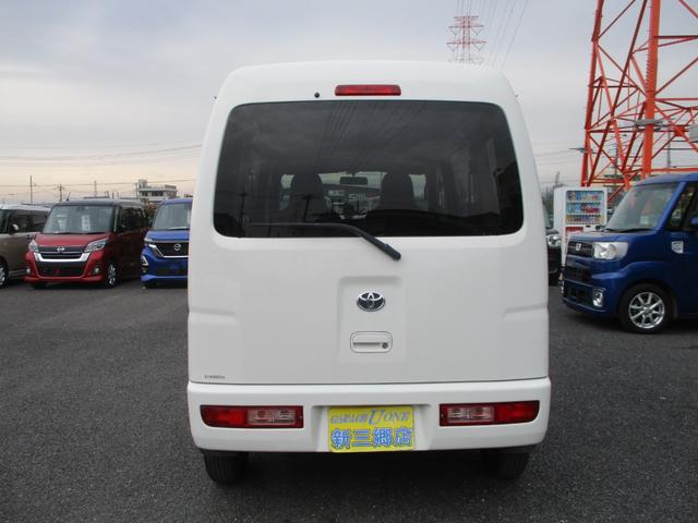 デラックス 5速マニュアル車 キーレス パワーウインドウ 両側スライド プライバシーガラス(13枚目)
