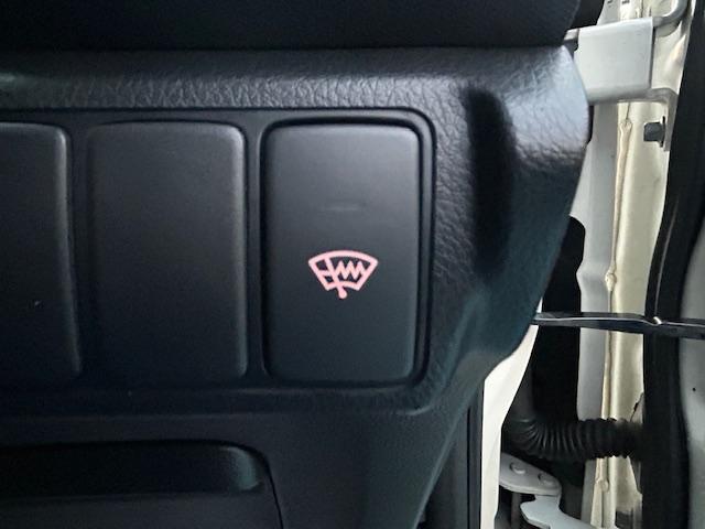 クロスロード 20X 電動サンルーフ スマートキー 7インチHDDナビゲーション バックモニター ETC ディスチャージヘッドランプ フォグランプ オートライト 純正アルミホイール 7人乗り3列シート(30枚目)