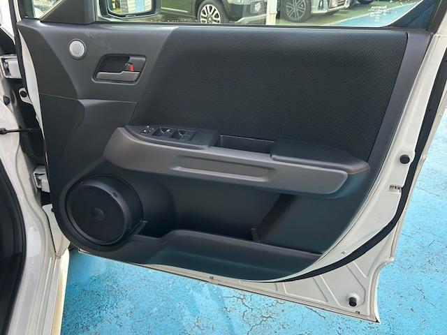 クロスロード 20X 電動サンルーフ スマートキー 7インチHDDナビゲーション バックモニター ETC ディスチャージヘッドランプ フォグランプ オートライト 純正アルミホイール 7人乗り3列シート(48枚目)