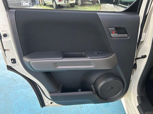 クロスロード 20X 電動サンルーフ スマートキー 7インチHDDナビゲーション バックモニター ETC ディスチャージヘッドランプ フォグランプ オートライト 純正アルミホイール 7人乗り3列シート(49枚目)