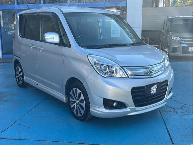 ソリオ Ｓ　スマートキー　ディスチャージヘッドランプ　フォグランプ　オートライト　両側パワースライドドア　レーダーブレーキサポートＩＩ　クルーズコントロール　ワンセグメモリーナビゲーション（3枚目）