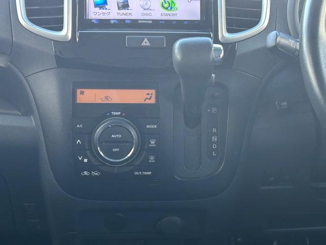 ソリオ Ｓ　スマートキー　ディスチャージヘッドランプ　フォグランプ　オートライト　両側パワースライドドア　レーダーブレーキサポートＩＩ　クルーズコントロール　ワンセグメモリーナビゲーション（24枚目）