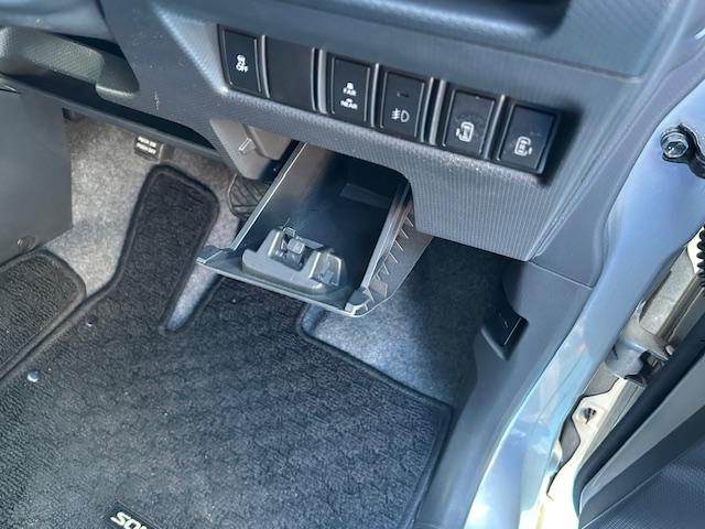 ソリオ Ｓ　スマートキー　ディスチャージヘッドランプ　フォグランプ　オートライト　両側パワースライドドア　レーダーブレーキサポートＩＩ　クルーズコントロール　ワンセグメモリーナビゲーション（40枚目）