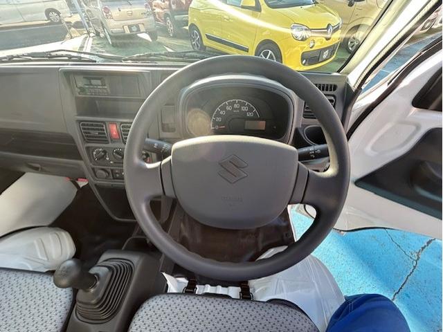 キャリイトラック ＫＣエアコン・パワステ　登録届出済未使用車　キーレスエントリー　オートライト　パワーウインド　アイドリングストップ　衝突被害軽減ブレーキ装置　リヤパーキングセンサー　横滑り防止装置　車線逸脱警報装置（23枚目）