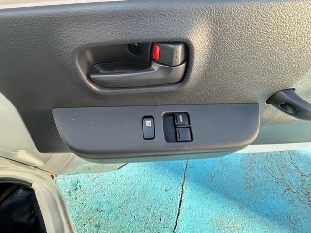 キャリイトラック ＫＣエアコン・パワステ　登録届出済未使用車　キーレスエントリー　オートライト　パワーウインド　アイドリングストップ　衝突被害軽減ブレーキ装置　リヤパーキングセンサー　横滑り防止装置　車線逸脱警報装置（26枚目）