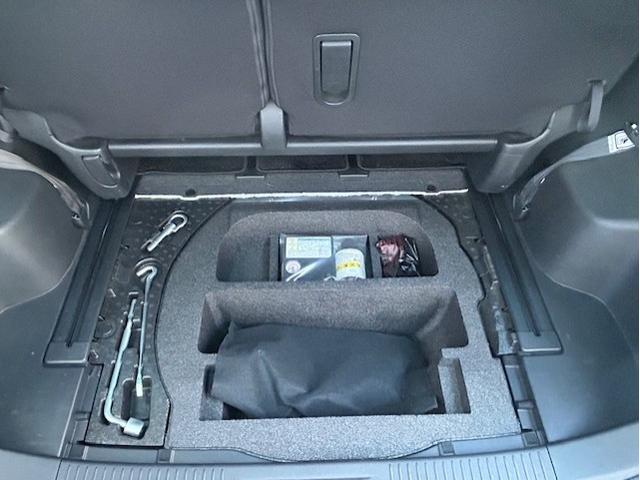 ビアンテ グランツ－スカイアクティブ　スマートキー　フルセグメモリーナビゲーション　ＥＴＣ　両側パワースライドドア　ディスチャージヘッドランプ　フォグランプ　セカンドシート側キャプテンシート　社外アルミホイール（13枚目）