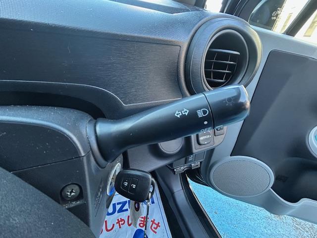 アクア S ハイブリッド キーレスエントリー 7インチワンセグメモリーナビ バックモニター ETC ディスチャージヘッドランプ デイライト 社外リヤマフラー(28枚目)