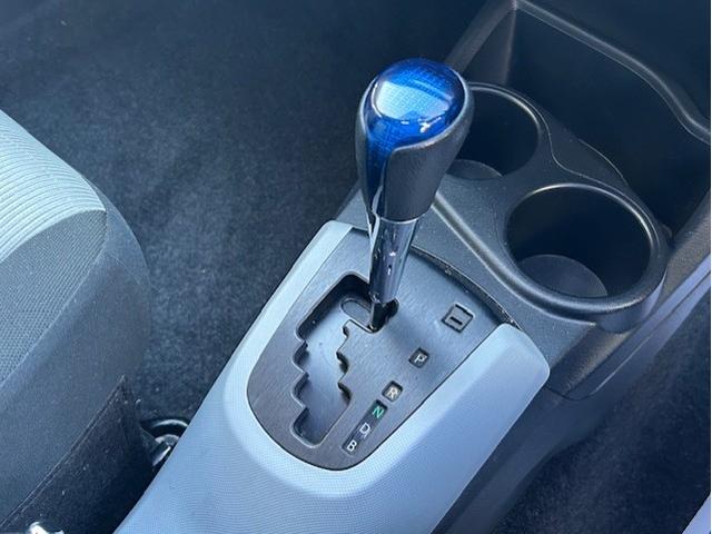 アクア S ハイブリッド キーレスエントリー 7インチワンセグメモリーナビ バックモニター ETC ディスチャージヘッドランプ デイライト 社外リヤマフラー(31枚目)