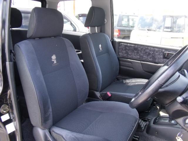 パジェロミニ スヌーピーエディションＩＩターボ　４ＷＤターボ　スヌーピー専用　スペアタイヤケース　デカール　スピードメーター＆タコメーター　プリントドアトリム生地　刺繍入りシート　キーレス　ＣＤ（13枚目）