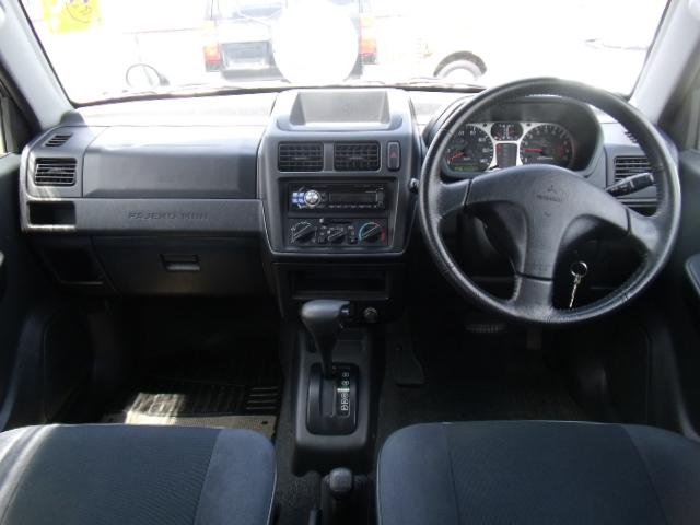 パジェロミニ スヌーピーエディションＩＩターボ　４ＷＤターボ　スヌーピー専用　スペアタイヤケース　デカール　スピードメーター＆タコメーター　プリントドアトリム生地　刺繍入りシート　キーレス　ＣＤ（16枚目）