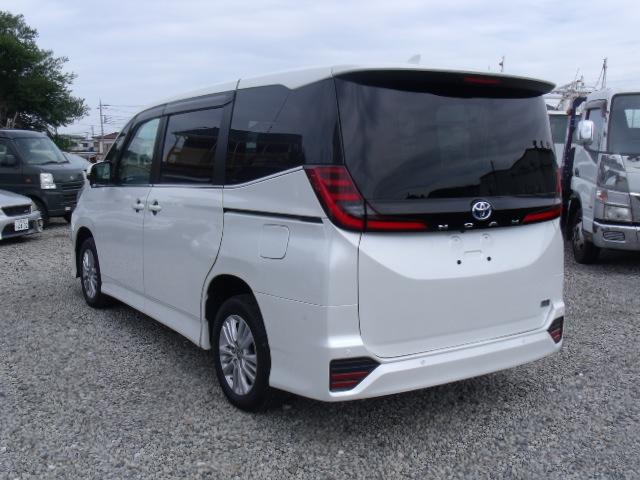 ノア ハイブリッドＳ－Ｚ　純正１０．５型ナビＴＶ　バックカメラ　トヨタセーフティセンス　デュアルパワースライドドア　レーダークルーズ　シートヒーター　ＥＴＣ　ハーフレザーシート　スマートキー　ＡＣ１００Ｖ　モデリスタグリル（9枚目）