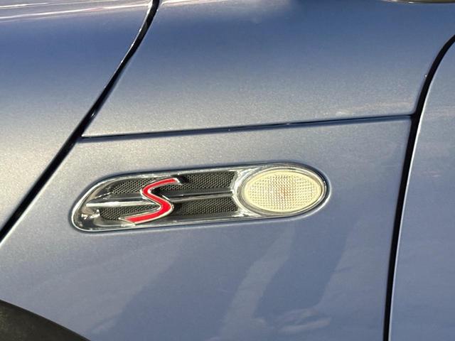 MINI  電動オープン レザーシート バックモニター 社外ナビ パワステ スーパーチャージャー 盗難防止システム(7枚目)