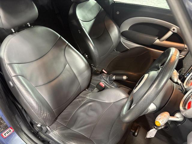 MINI  電動オープン レザーシート バックモニター 社外ナビ パワステ スーパーチャージャー 盗難防止システム(28枚目)