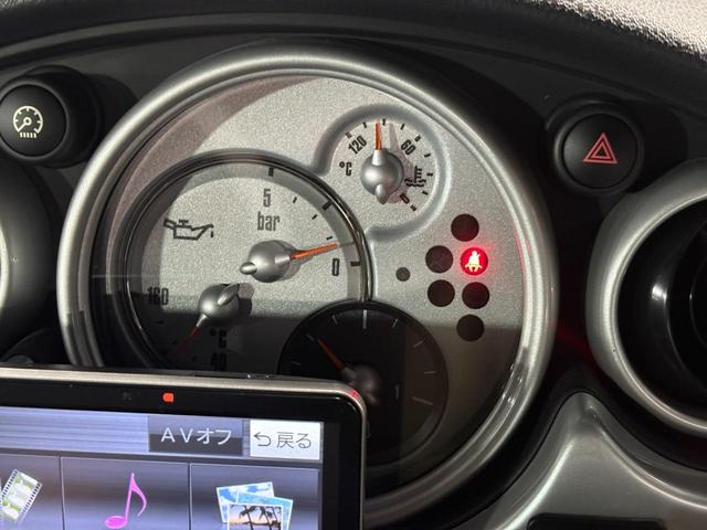 MINI  電動オープン レザーシート バックモニター 社外ナビ パワステ スーパーチャージャー 盗難防止システム(37枚目)
