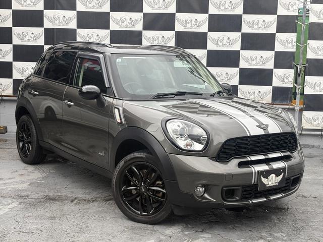 MINI クーパーS クロスオーバー オール4 黒革シート キーレスエントリー フルオートエアコン Wエアバック ESC パワーステアリング ABS アルミ サイドエアバッグ パワーウィンドウ エアバッグ(2枚目)