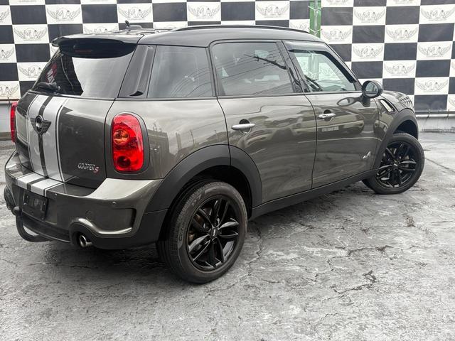 MINI クーパーS クロスオーバー オール4 黒革シート キーレスエントリー フルオートエアコン Wエアバック ESC パワーステアリング ABS アルミ サイドエアバッグ パワーウィンドウ エアバッグ(9枚目)