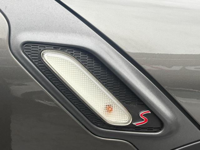 MINI クーパーS クロスオーバー オール4 黒革シート キーレスエントリー フルオートエアコン Wエアバック ESC パワーステアリング ABS アルミ サイドエアバッグ パワーウィンドウ エアバッグ(18枚目)