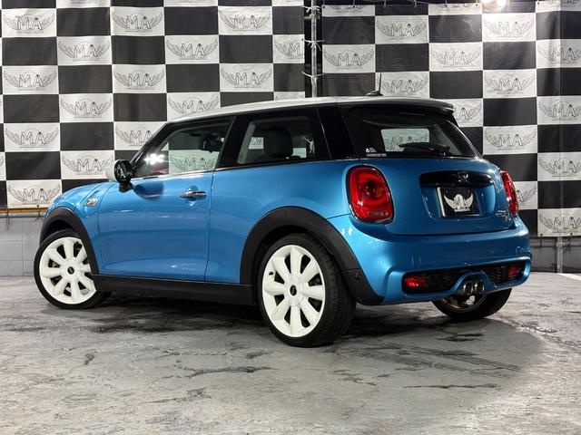 ＭＩＮＩ クーパーＳＤ　ナビ　オートクルーズコントロール　オートマチックハイビーム　アルミホイール　スマートキー　アイドリングストップ　ＡＴ　ＡＢＳ　ＥＳＣ　エアコン　パワーステアリング　パワーウィンドウ　運転席エアバッグ（7枚目）