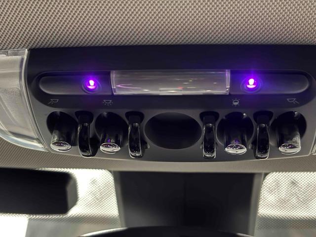 ＭＩＮＩ クーパーＳＤ　ナビ　オートクルーズコントロール　オートマチックハイビーム　アルミホイール　スマートキー　アイドリングストップ　ＡＴ　ＡＢＳ　ＥＳＣ　エアコン　パワーステアリング　パワーウィンドウ　運転席エアバッグ（19枚目）