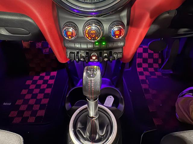 ＭＩＮＩ クーパーＳＤ　ナビ　オートクルーズコントロール　オートマチックハイビーム　アルミホイール　スマートキー　アイドリングストップ　ＡＴ　ＡＢＳ　ＥＳＣ　エアコン　パワーステアリング　パワーウィンドウ　運転席エアバッグ（40枚目）