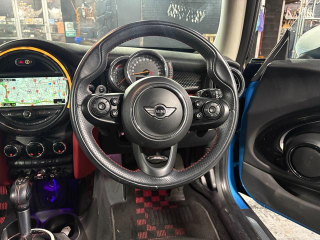ＭＩＮＩ クーパーＳＤ　ナビ　オートクルーズコントロール　オートマチックハイビーム　アルミホイール　スマートキー　アイドリングストップ　ＡＴ　ＡＢＳ　ＥＳＣ　エアコン　パワーステアリング　パワーウィンドウ　運転席エアバッグ（58枚目）