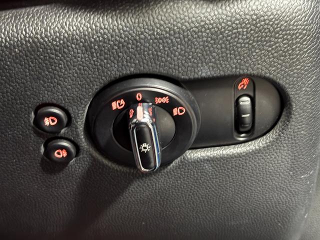 ＭＩＮＩ クーパーＳＤ　ナビ　オートクルーズコントロール　オートマチックハイビーム　アルミホイール　スマートキー　アイドリングストップ　ＡＴ　ＡＢＳ　ＥＳＣ　エアコン　パワーステアリング　パワーウィンドウ　運転席エアバッグ（59枚目）