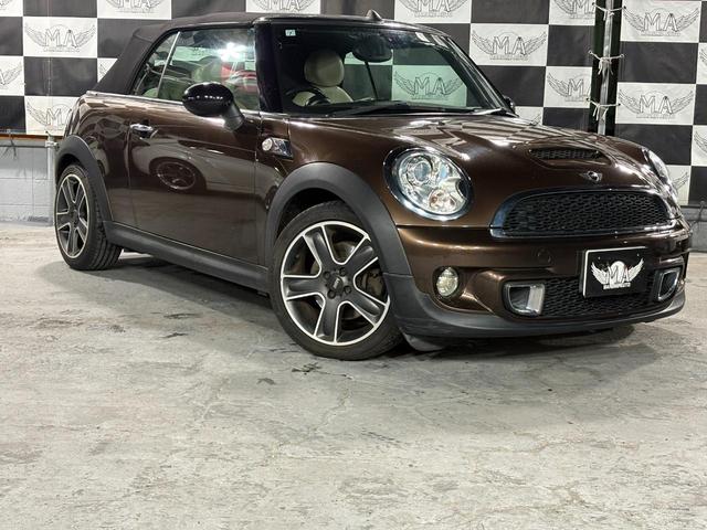 ＭＩＮＩ クーパーＳ　コンバーチブル　オープンカー　バックカメラ　ナビ　ＴＶ　オートライト　ＨＩＤ　ＡＴ　電動格納ミラー　シートヒーター　アルミホイール　ＡＢＳ　ＣＤ　ＵＳＢ　ミュージックプレイヤー接続可　Ｂｌｕｅｔｏｏｔｈ　エアコン（5枚目）