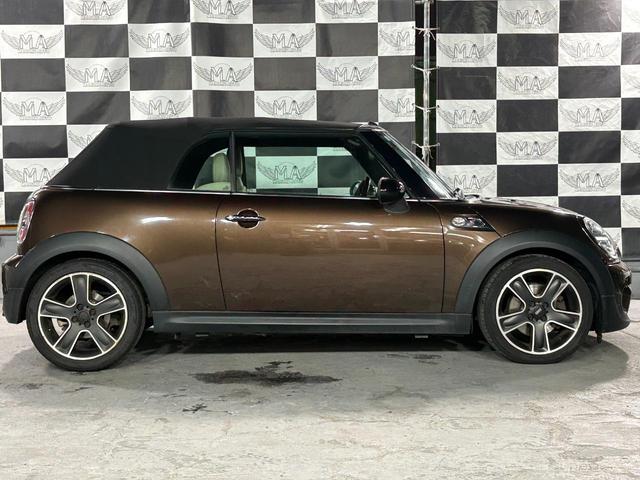 ＭＩＮＩ クーパーＳ　コンバーチブル　オープンカー　バックカメラ　ナビ　ＴＶ　オートライト　ＨＩＤ　ＡＴ　電動格納ミラー　シートヒーター　アルミホイール　ＡＢＳ　ＣＤ　ＵＳＢ　ミュージックプレイヤー接続可　Ｂｌｕｅｔｏｏｔｈ　エアコン（8枚目）