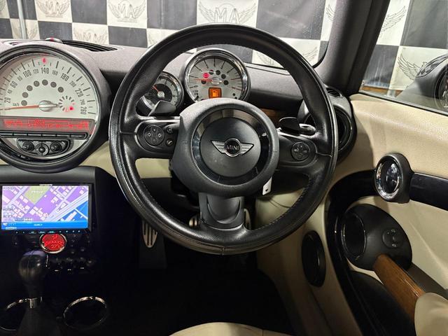 ＭＩＮＩ クーパーＳ　コンバーチブル　オープンカー　バックカメラ　ナビ　ＴＶ　オートライト　ＨＩＤ　ＡＴ　電動格納ミラー　シートヒーター　アルミホイール　ＡＢＳ　ＣＤ　ＵＳＢ　ミュージックプレイヤー接続可　Ｂｌｕｅｔｏｏｔｈ　エアコン（22枚目）