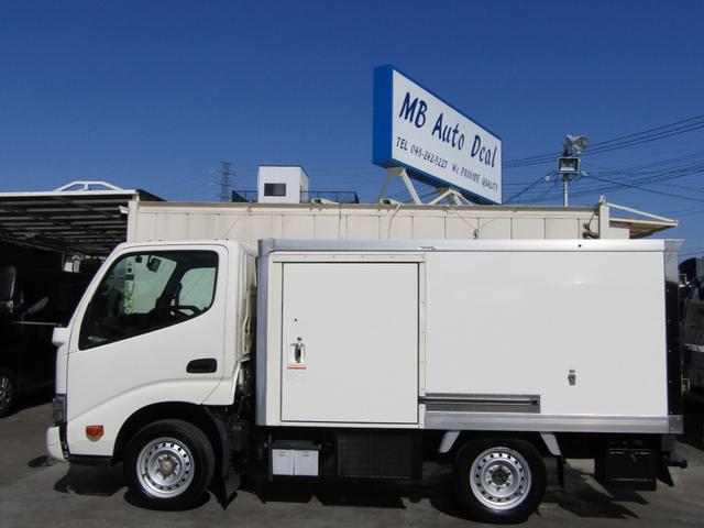 ダイナトラック 　３．０ディーゼルフロジャストロー　冷蔵冷凍車　中温　ＥＴＣ　ルームミラーモニター　新免許対応（9枚目）