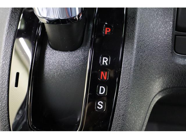 Ｎ－ＢＯＸカスタム ベースグレード　両側スライド・片側電動　クリアランスソナー　オートクルーズコントロール　レーンアシスト　衝突被害軽減システム　オートライト　ＬＥＤヘッドランプ　スマートキー　アイドリングストップ　電動格納ミラー（6枚目）