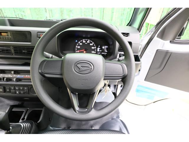 ハイゼットトラック スタンダード　農用スペシャル　４ＷＤ　軽トラック　三方開　ＭＴ　衝突被害軽減システム　クリアランスソナー　アイドリングストップ　オートライト　ＥＳＣ　エアコン　運転席エアバッグ（3枚目）