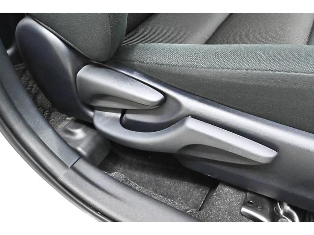 アクア Sスタイルブラック ドライブレコーダー ETC ナビ クリアランスソナー レーンアシスト 衝突被害軽減システム オートマチックハイビーム オートライト スマートキー アイドリングストップ 電動格納ミラー CVT(62枚目)