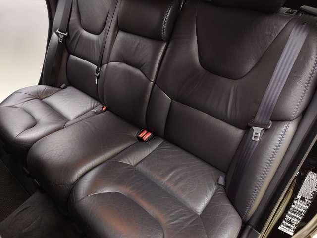 ＸＣ７０ ２．５Ｔ　ノルディックエディション　レザーシート　前席パワーシート　シートヒーター　サンルーフ　キセノンヘッドライト　前後フォグランプ　ウッドステアリング　クルーズコントロール　ルーフスポイラー　前後ドライブレコーダー　ＥＴＣ（15枚目）