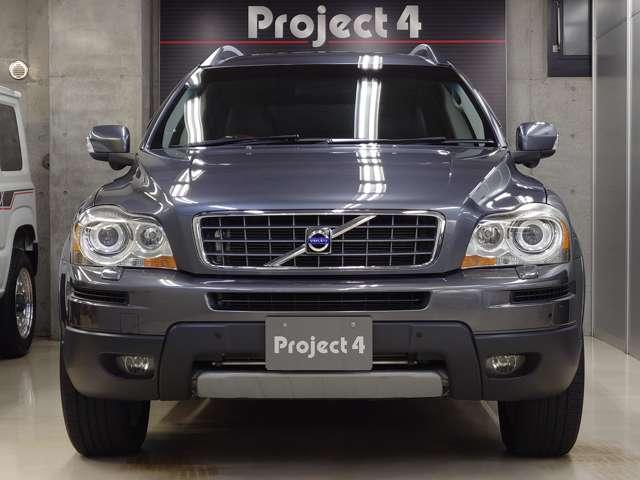 XC90 3.2 SE AWD 2008年モデル 前後パークシステム BLIS レザーシート アクティブキセノンライト 前後フォグランプ 18インチアルミホイール ランニングボード カロッツェリアサイバーナビ バックカメラ 禁煙車(2枚目)