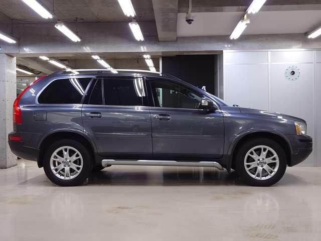 XC90 3.2 SE AWD 2008年モデル 前後パークシステム BLIS レザーシート アクティブキセノンライト 前後フォグランプ 18インチアルミホイール ランニングボード カロッツェリアサイバーナビ バックカメラ 禁煙車(4枚目)
