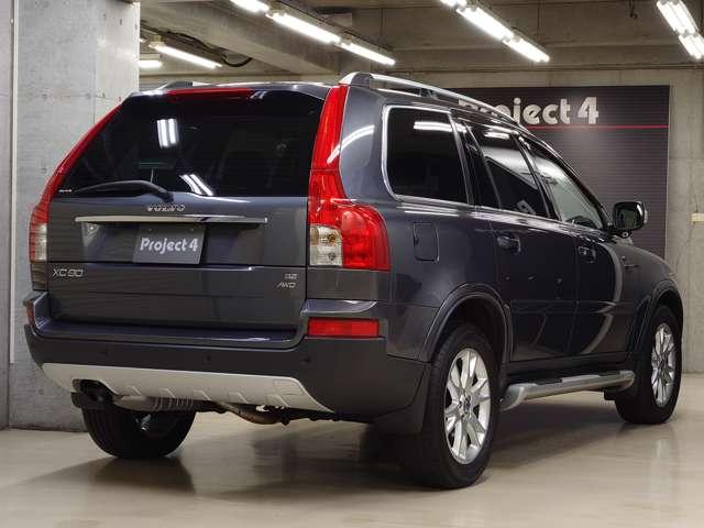 XC90 3.2 SE AWD 2008年モデル 前後パークシステム BLIS レザーシート アクティブキセノンライト 前後フォグランプ 18インチアルミホイール ランニングボード カロッツェリアサイバーナビ バックカメラ 禁煙車(8枚目)