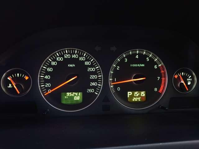 XC90 3.2 SE AWD 2008年モデル 前後パークシステム BLIS レザーシート アクティブキセノンライト 前後フォグランプ 18インチアルミホイール ランニングボード カロッツェリアサイバーナビ バックカメラ 禁煙車(16枚目)