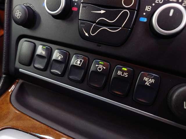 XC90 3.2 SE AWD 2008年モデル 前後パークシステム BLIS レザーシート アクティブキセノンライト 前後フォグランプ 18インチアルミホイール ランニングボード カロッツェリアサイバーナビ バックカメラ 禁煙車(46枚目)