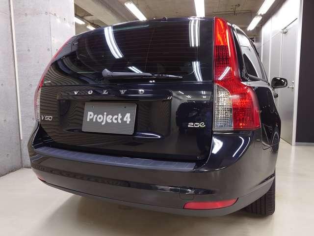 Ｖ５０ ２．０ｅパワーシフト　キセノンライト　前後フォグ　ウッドパネル　１６インチアルミホイール　ウインドーフィルム　サイドバイザー　前後ドライブレコーダー　ＥＴＣ　禁煙車（31枚目）