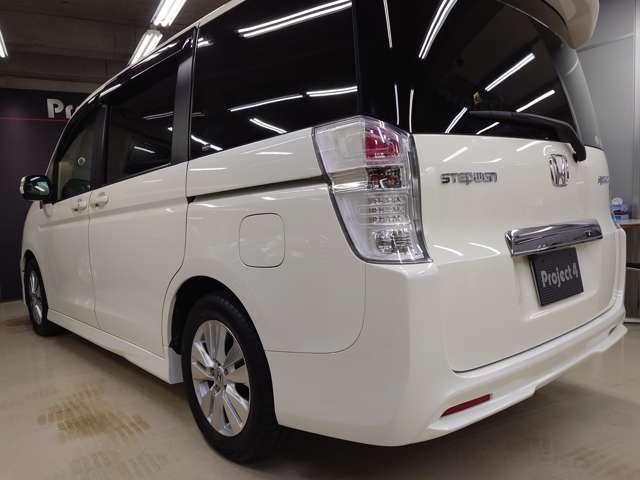 ステップワゴンスパーダ Z ナビTV フリップダウンモニター Bカメラ 両側電動スライドドア キセノンヘッドライト コーナーリングランプ付きフォグランプ アクセサリーランプ内蔵フロントグリル オートエアコン パドルシフト ETC(28枚目)