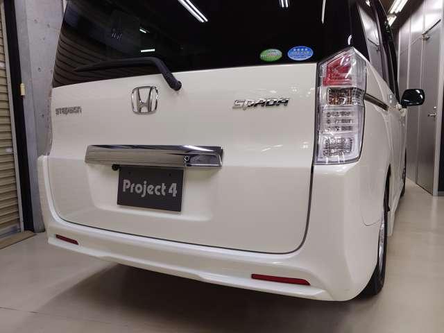 ステップワゴンスパーダ Z ナビTV フリップダウンモニター Bカメラ 両側電動スライドドア キセノンヘッドライト コーナーリングランプ付きフォグランプ アクセサリーランプ内蔵フロントグリル オートエアコン パドルシフト ETC(32枚目)