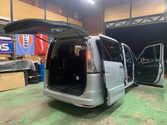 セレナ ハイウェイスター S-ハイブリッド 純正フルセグナビTV CD/DVD Bluetooth Bカメラ ETC 両側パワースライド INTキーPスタート 社外17インチアルミホイール HIDオートライト/フォグランプ オートAC クルコン(29枚目)