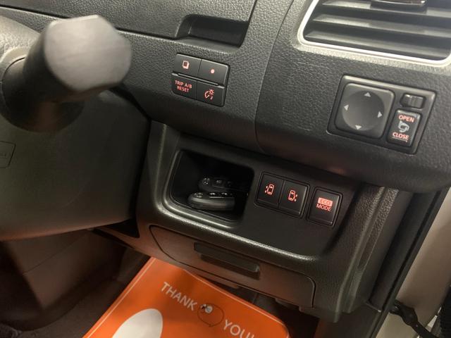 セレナ ハイウェイスター S-ハイブリッド 純正フルセグナビTV CD/DVD Bluetooth Bカメラ ETC 両側パワースライド INTキーPスタート 社外17インチアルミホイール HIDオートライト/フォグランプ オートAC クルコン(40枚目)