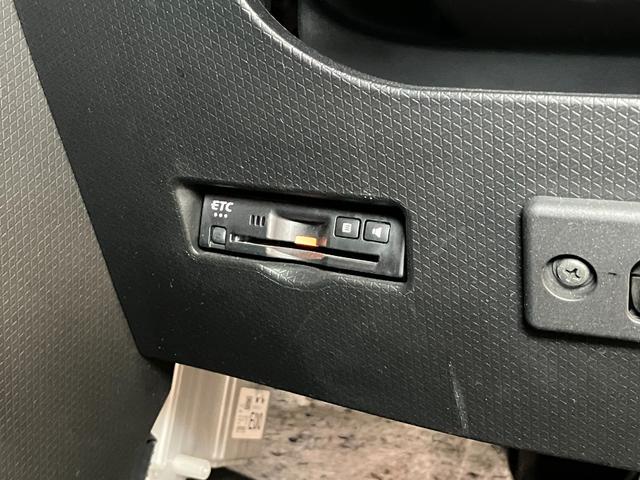 タント カスタムRS サポカーSワイド適合 ドラレコ ミラクルオープンドア 両側オートスライドドア 後席モニター 電動パーキングブレーキ パノラマモニター対応 シートヒーター コーナーセンサー USB接続端子 ETC(23枚目)