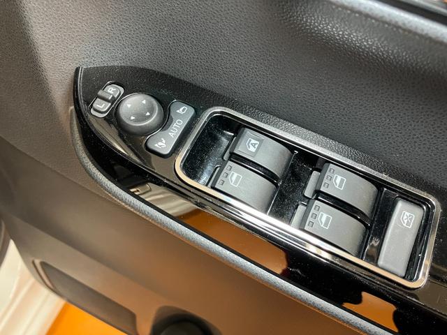 タント カスタムRS サポカーSワイド適合 ドラレコ ミラクルオープンドア 両側オートスライドドア 後席モニター 電動パーキングブレーキ パノラマモニター対応 シートヒーター コーナーセンサー USB接続端子 ETC(24枚目)