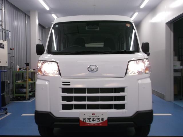 ハイゼットカーゴ DX サポカーSワイド適合 ラジオ エアコン アクセサリーソケット コーナーセンサー アイドリングストップ 光軸調整ダイヤル 横滑り防止機能 誤発進抑制機能 パワーウインドウ キーレス(4枚目)