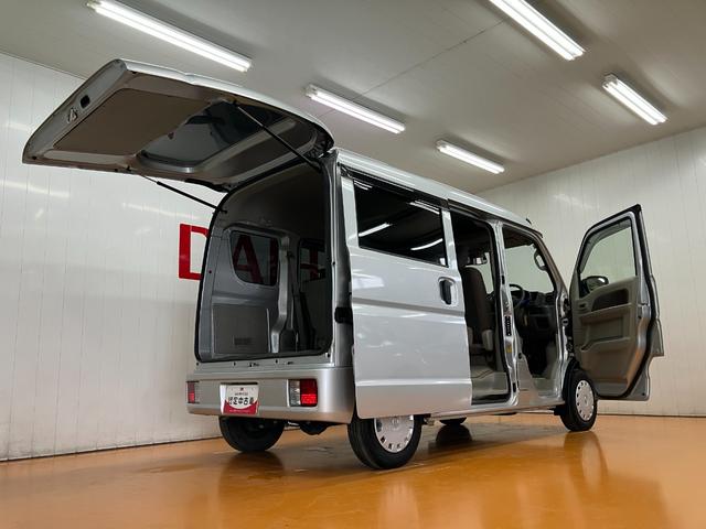 ＮＶ１００クリッパーバン ＧＸターボ　衝突被害軽減ブレーキシステム　両側スライドドア　Ｂカメラ　ナビ　エアコン　リヤファン　ＥＴＣ　横滑り防止機能　誤発進抑制機能　フォグランプ　電動格納ミラー　キーレス（9枚目）